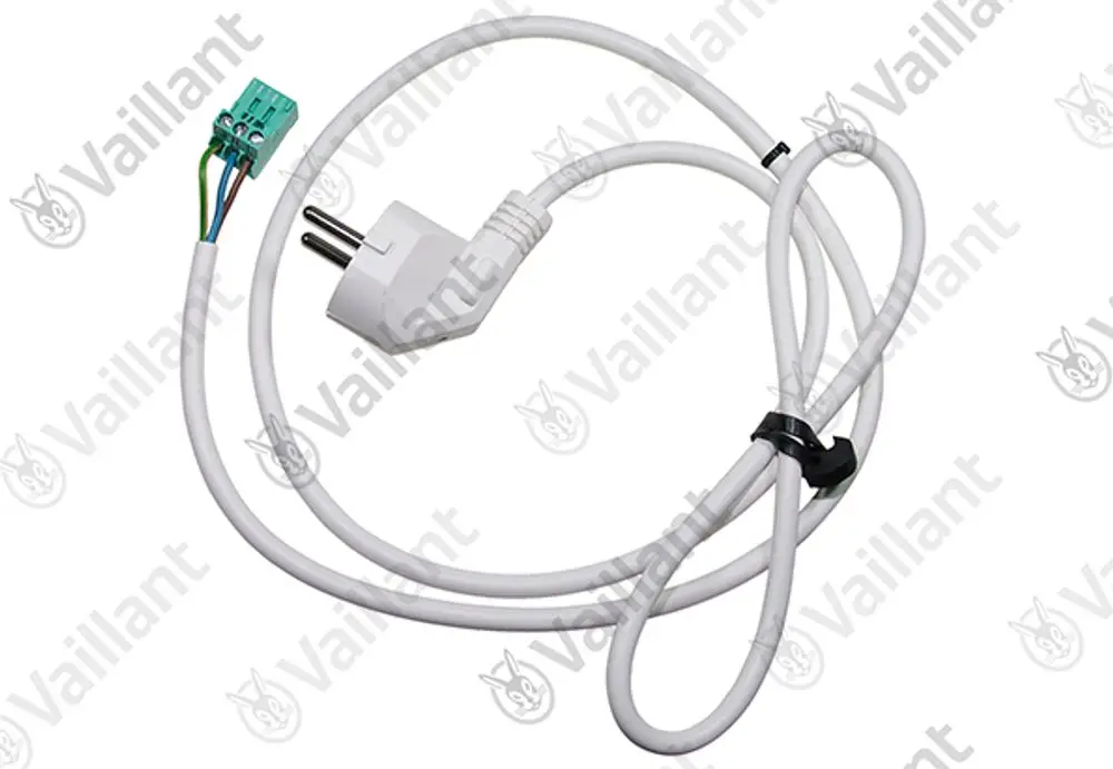Kabel von Vaillant mit einem Stecker und einem grünen Anschlussblock. Die Leitung ist weiß und in mehreren Bögen verlegt.